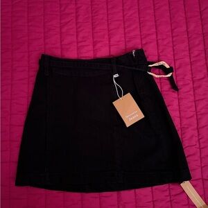 NWT REFORMATION SKIRT SIZE 23 BLACK W BELT